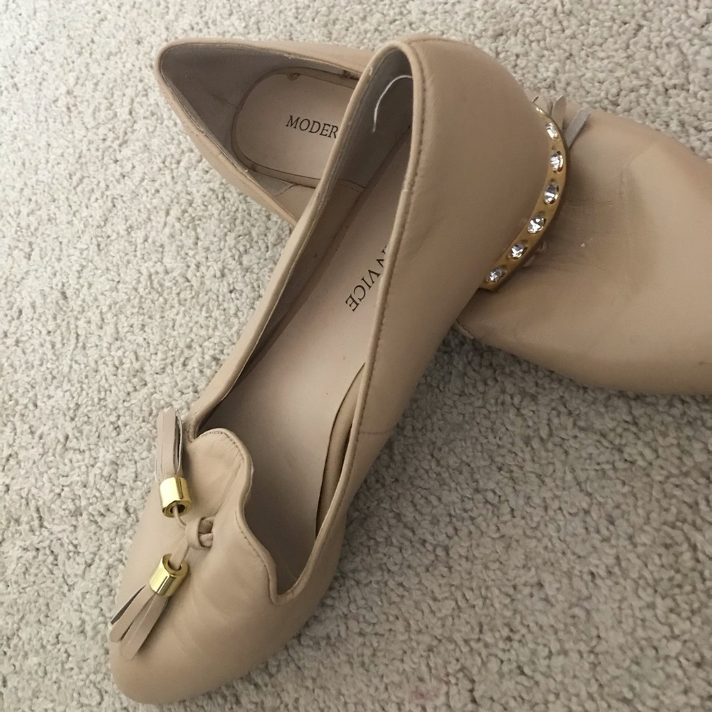 Brown cute sandals.